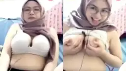 Jilbab Cantik Pakai Kacamata Show Toge Video by TubeV Jilbab Cantik Pakai Kacamata Show Toge Video by TubeV
