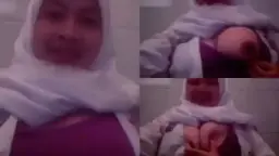 SM4 Hijab Toge di Toilet Sekolah Video by KingBokep