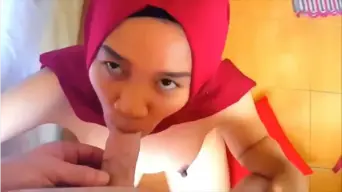 Crot di Mulut Cewek Jilbab Merah Video by Indo18 Crot di Mulut Cewek Jilbab Merah Video by Indo18