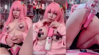 Cosplayers Pink Mumut Bocchi Playing Dildo Video by xVideos
