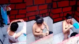 Ngintip Tetangga Mandi Montok Video by xNxx Ngintip Tetangga Mandi Montok Video by xNxx