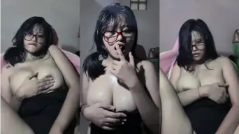 Miss Alexa Colmek Tiga Jari Video by BOKEPSIN